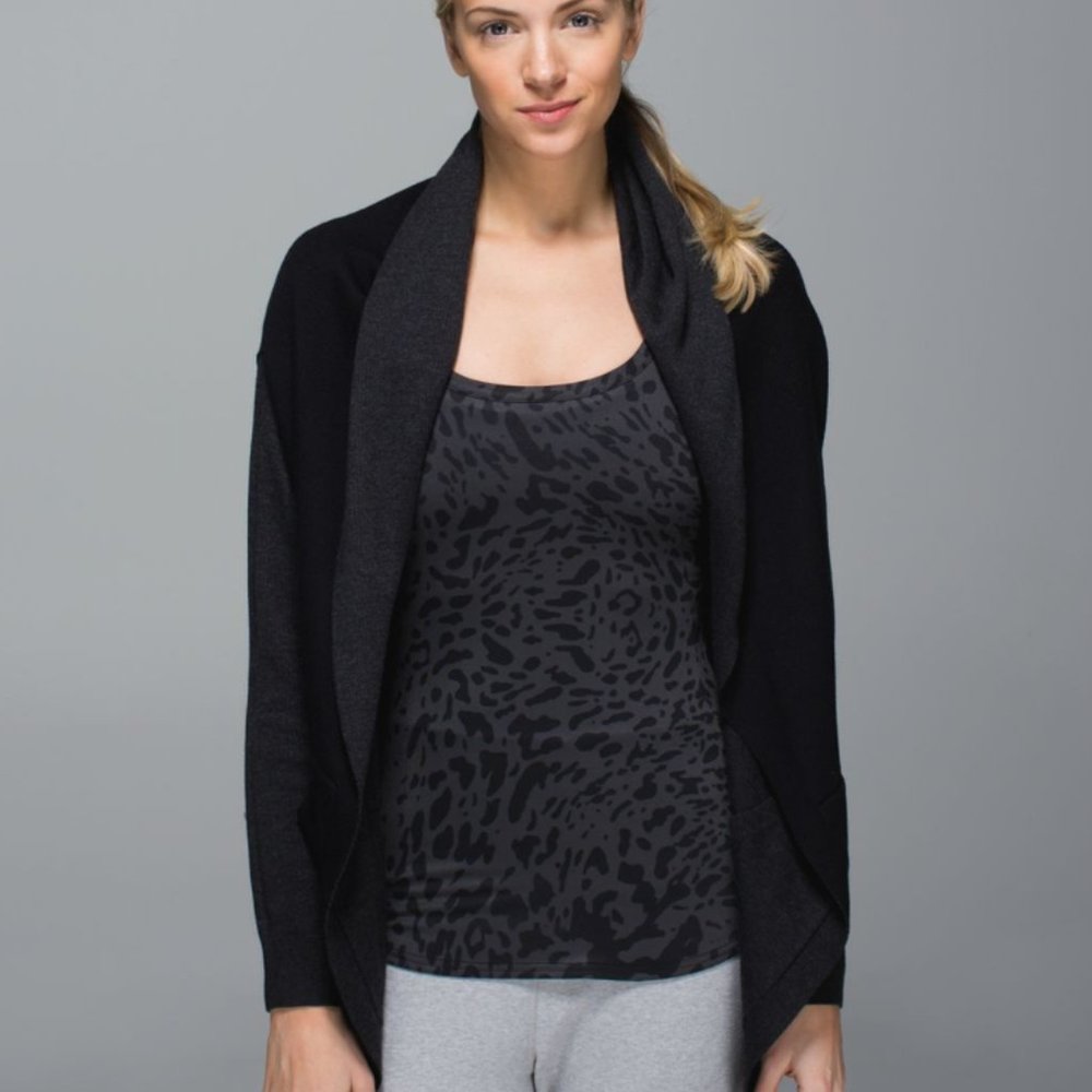 Lululemon Cabin Yogi Wrap - Picture 1 of 8